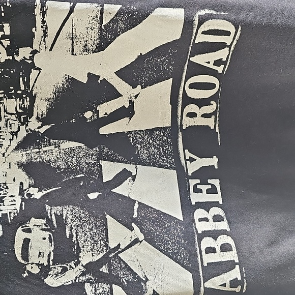 NWT Hybrid The Beatles Abbey Road Album Songs Black Crewneck Sweater L - Picture 4 of 15